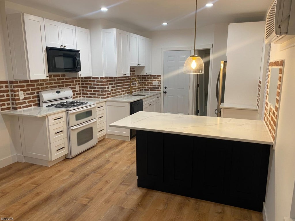 310 W Price St, Linden City