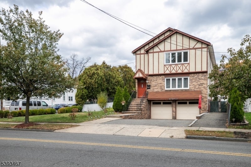 Photo of Listing #3994553