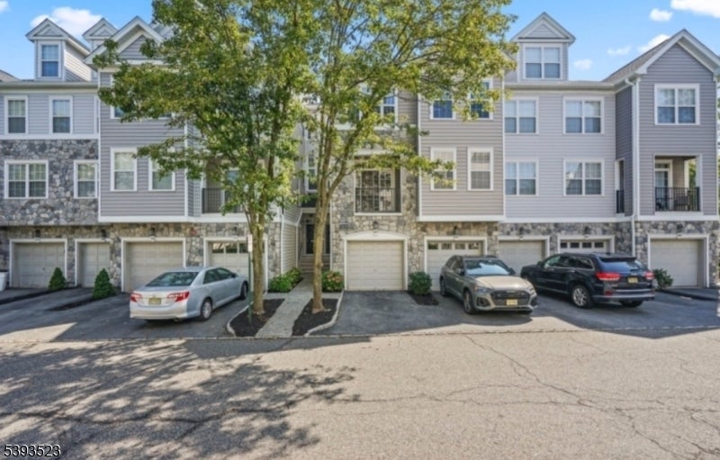 Photo of Listing #3994566