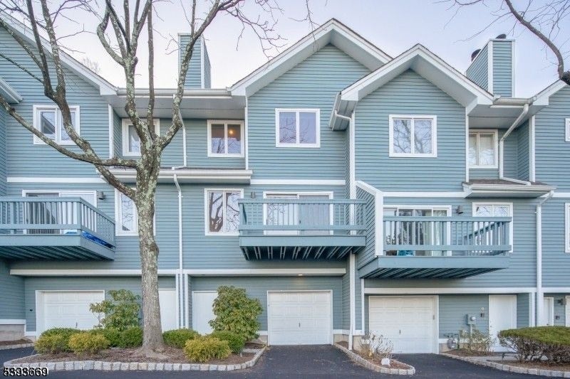 Photo of Listing #3994719