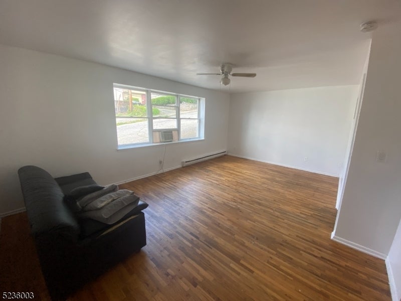 Photo of Listing #3994767