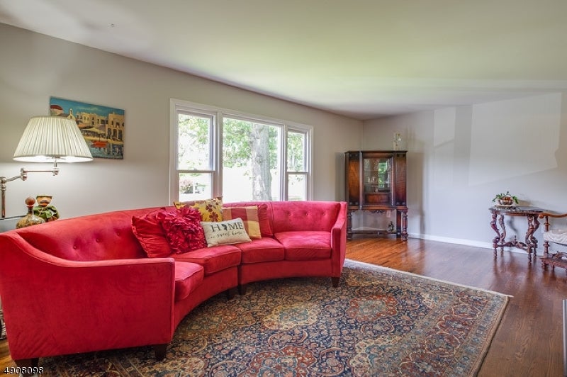 14 Ash Ln, Randolph Twp.