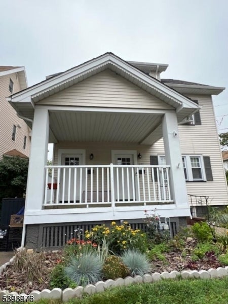 122 E 2nd St, Clifton City