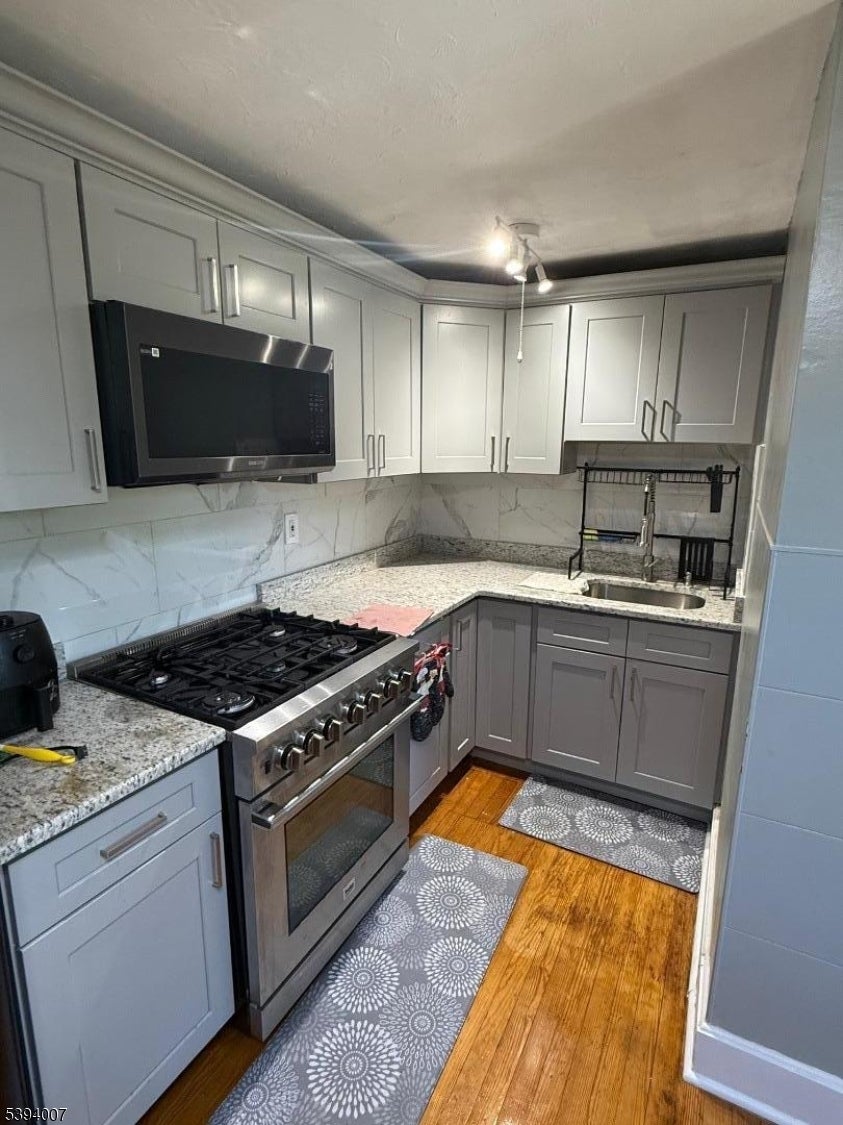 Photo of Listing #3994916