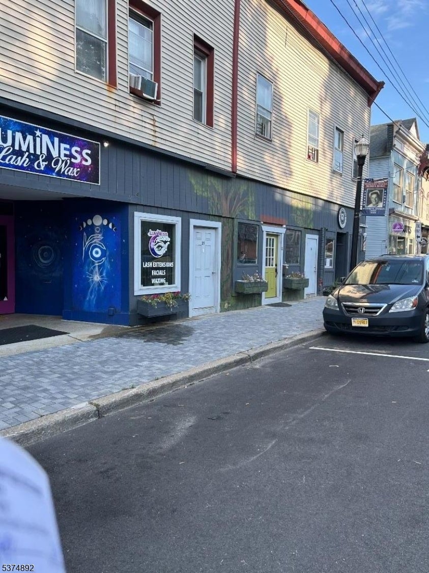 Photo of Listing #3994956