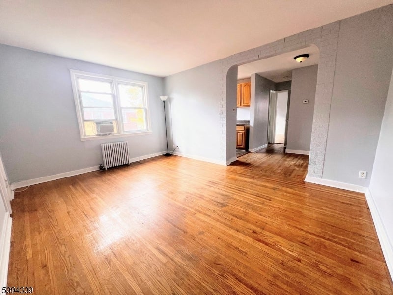 Photo of Listing #3995214