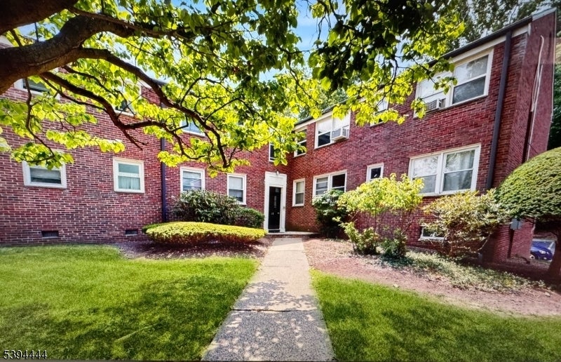 Photo of Listing #3995309