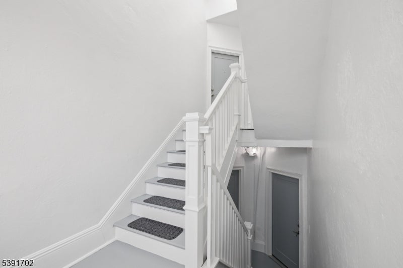 Photo of Listing #3995407