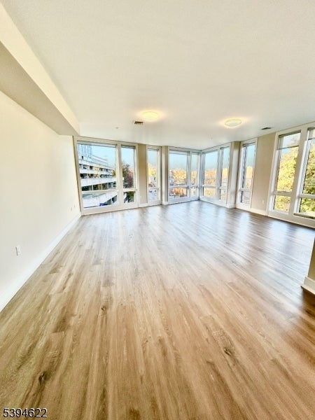 Photo of Listing #3995493