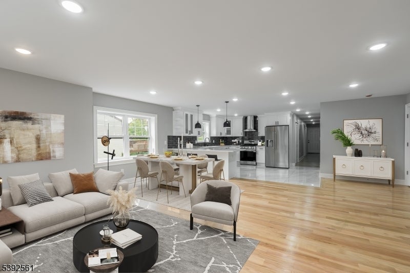 Photo of Listing #3995657