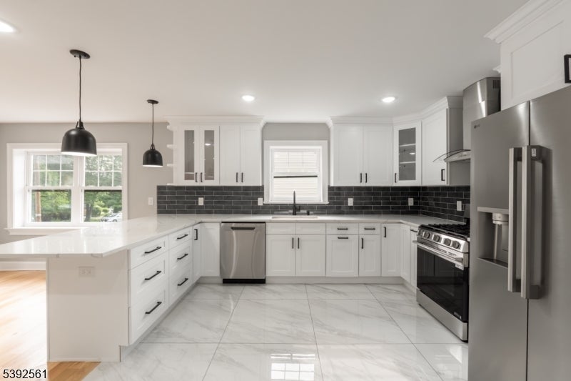 Photo of Listing #3995657