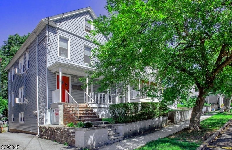 Photo of Listing #3996088