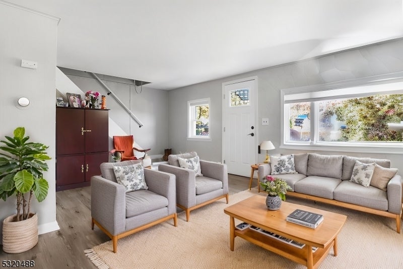 Photo of Listing #3996103