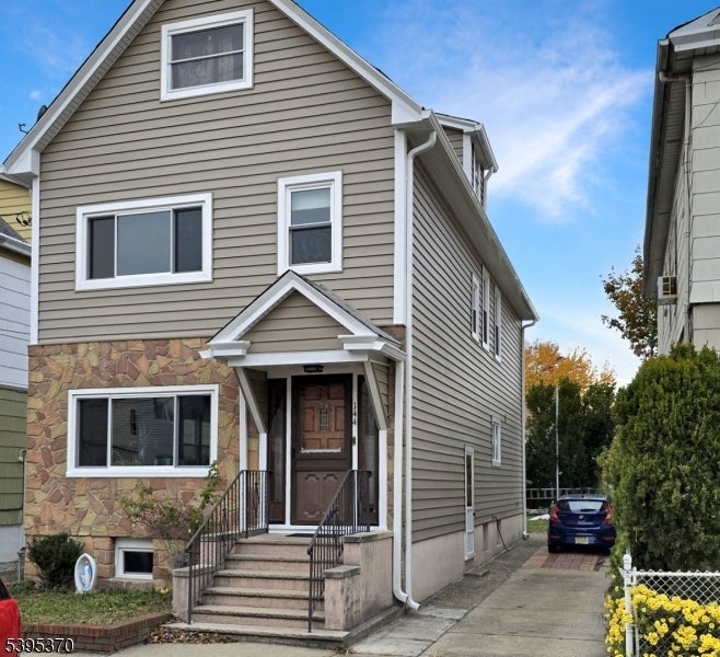 Photo of Listing #3996120