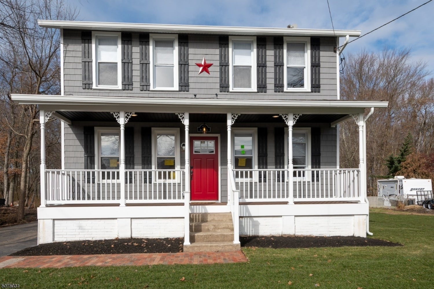 Photo of Listing #3996125