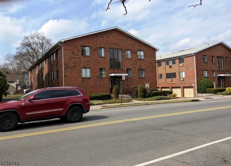 Photo of Listing #3996200