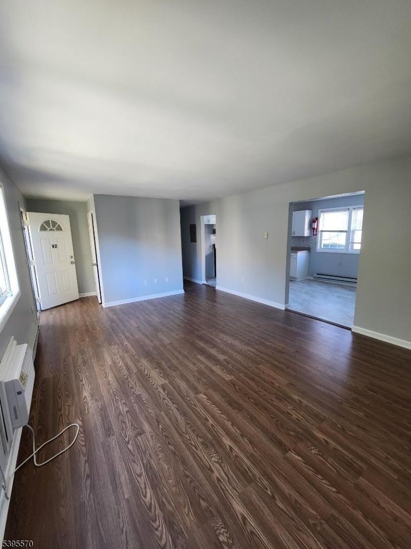 Photo of Listing #3996304