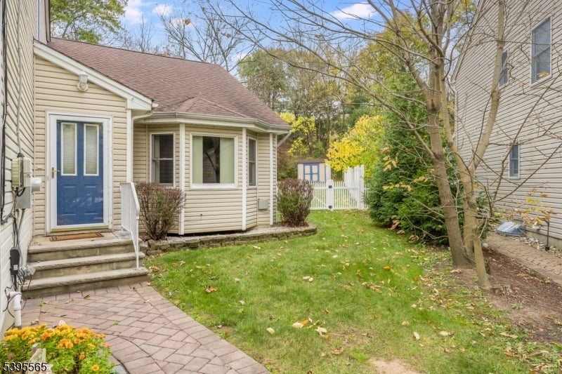 Photo of Listing #3996342