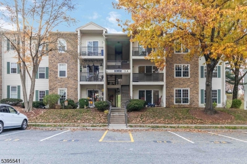 Photo of Listing #3996381