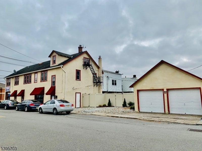 Photo of Listing #3996420