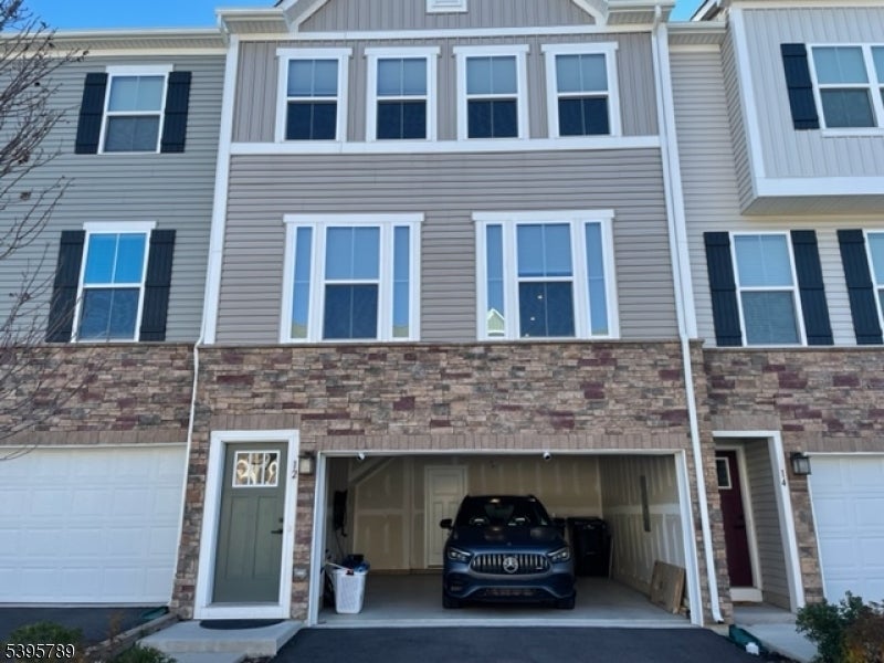 Photo of Listing #3996513