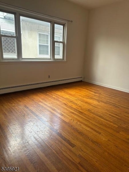 Photo of Listing #3996633