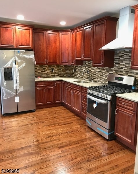 Photo of Listing #3996677