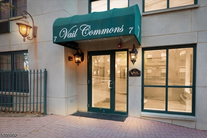 Photo of Listing #3996691