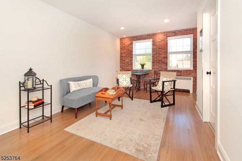 Photo of Listing #3996793