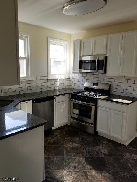 Photo of Listing #3996805