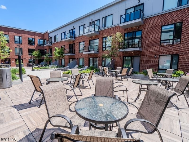 Photo of Listing #3996817