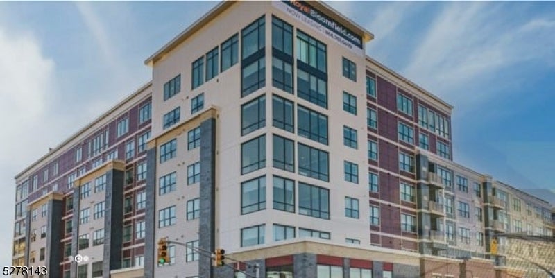 Photo of Listing #3996840