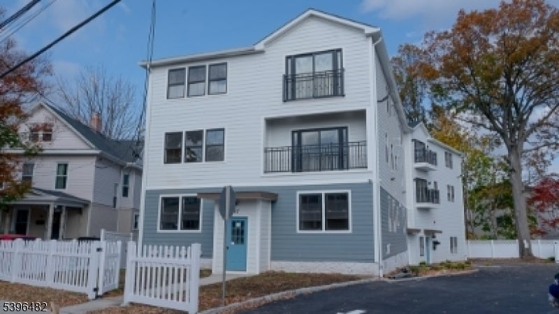 Photo of Listing #3997125