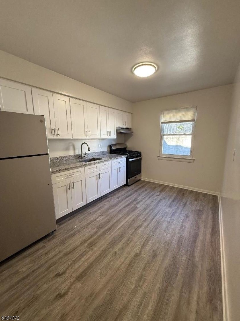 Photo of Listing #3997698