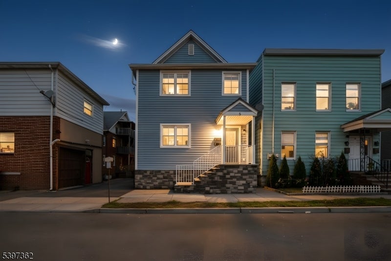 Photo of Listing #3997932