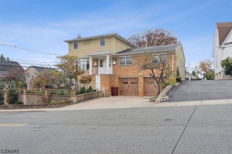 Photo of Listing #3998002