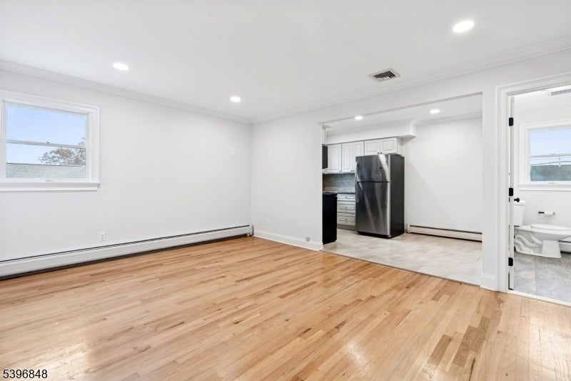 Photo of Listing #3998002