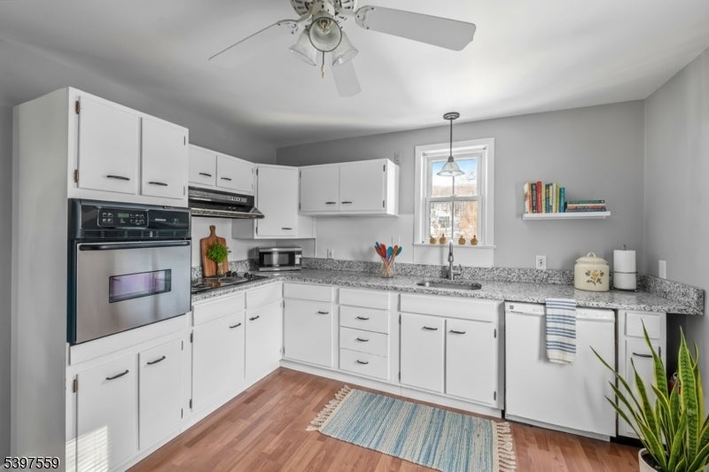 Photo of Listing #3998100