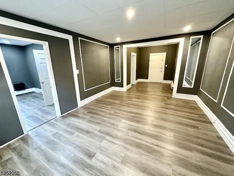 Photo of Listing #3998493