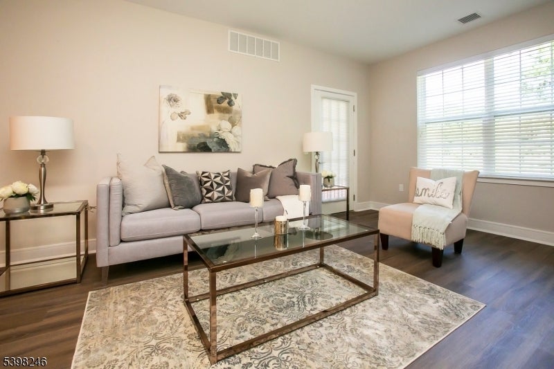 Photo of Listing #3998741