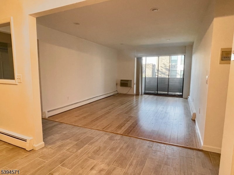 Photo of Listing #3998769