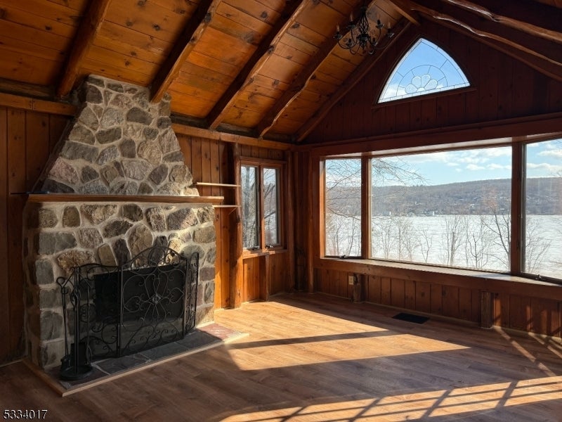 Photo of Listing #3998932