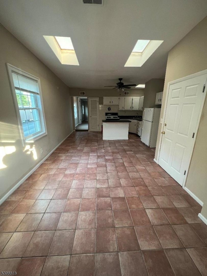 Photo of Listing #3999230