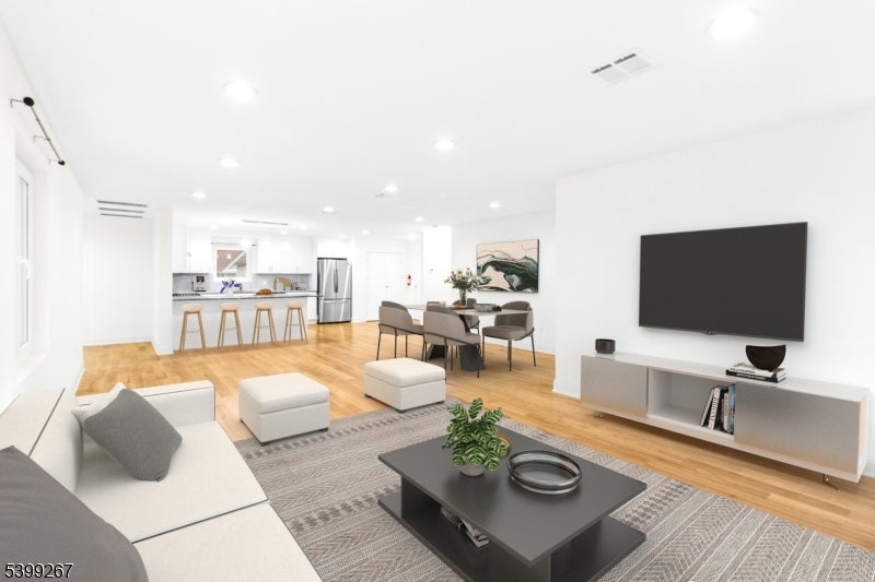 Photo of Listing #3999624