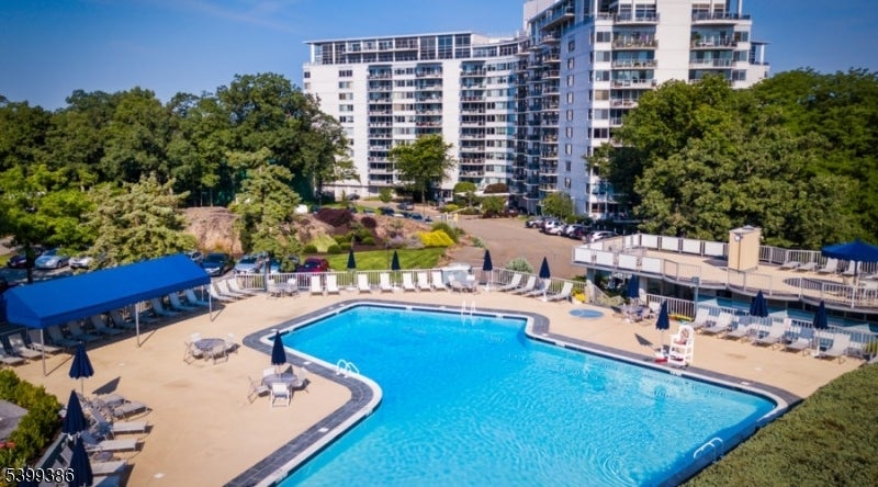 Photo of Listing #3999704