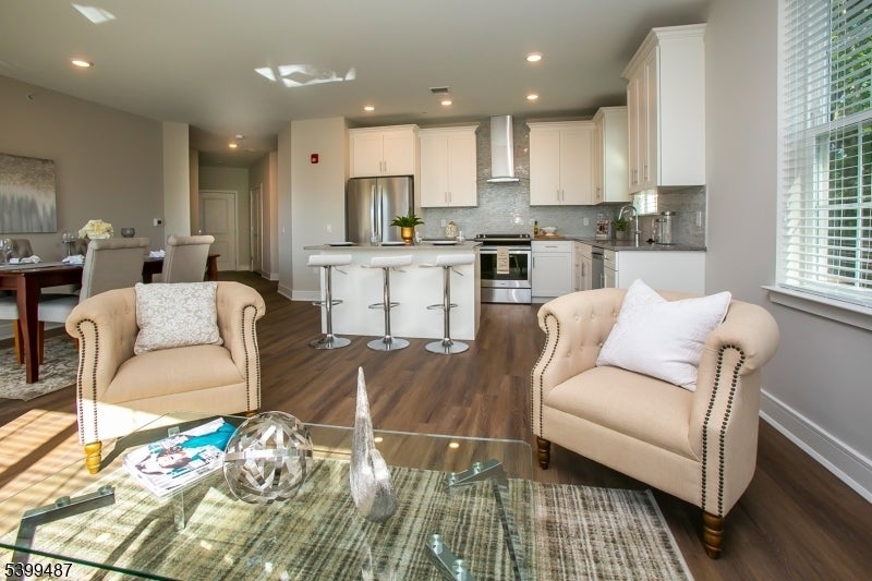 Photo of Listing #3999909