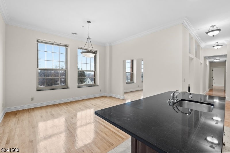 Photo of Listing #4000040