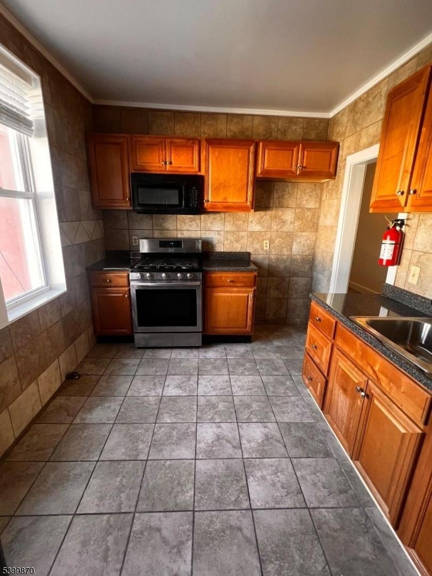 Photo of Listing #4000098