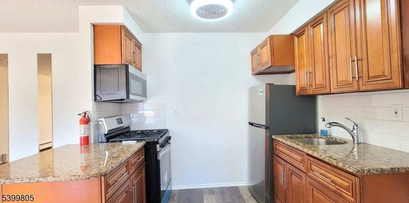 Photo of Listing #4000296