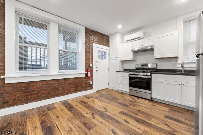 Photo of Listing #4000973